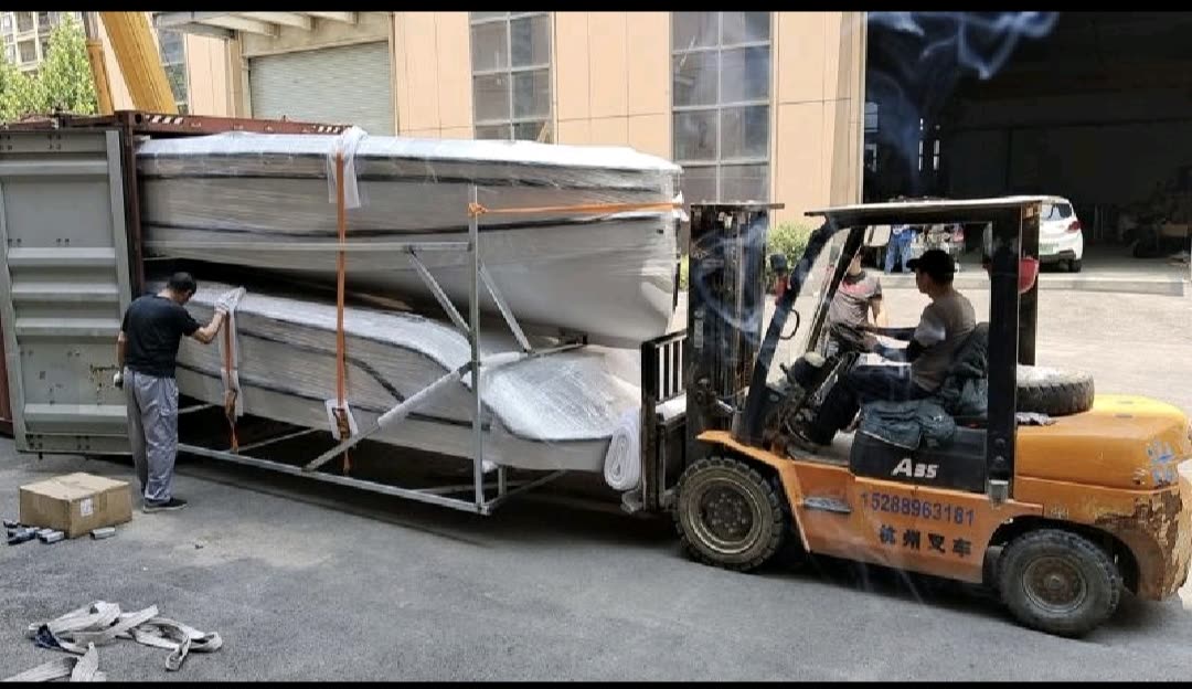 帆船货物装柜操作